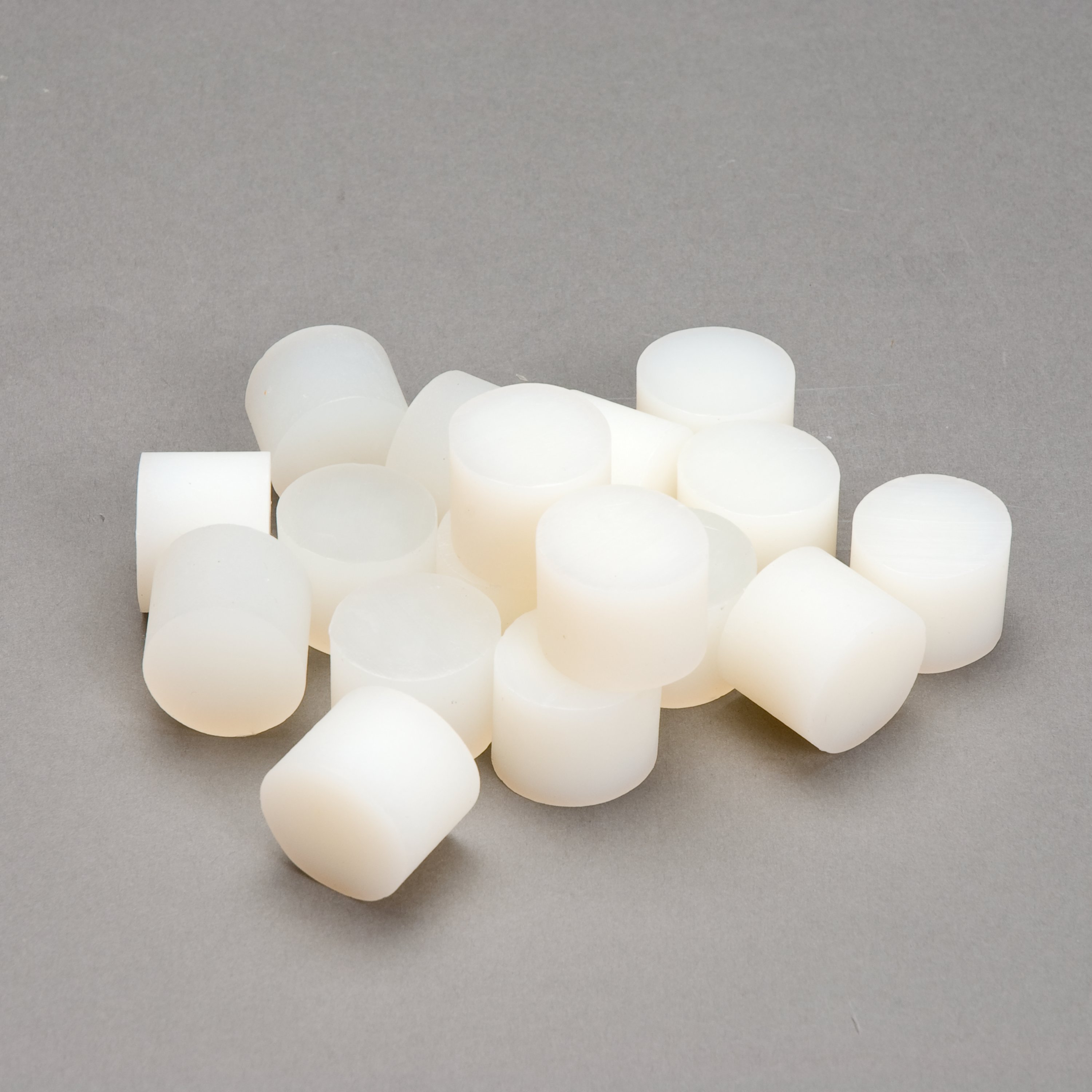 3M™ Polyolefin-based Hot-Melt Adhesive 6111, Beige, 19 mm x 19 mm, 10 kg